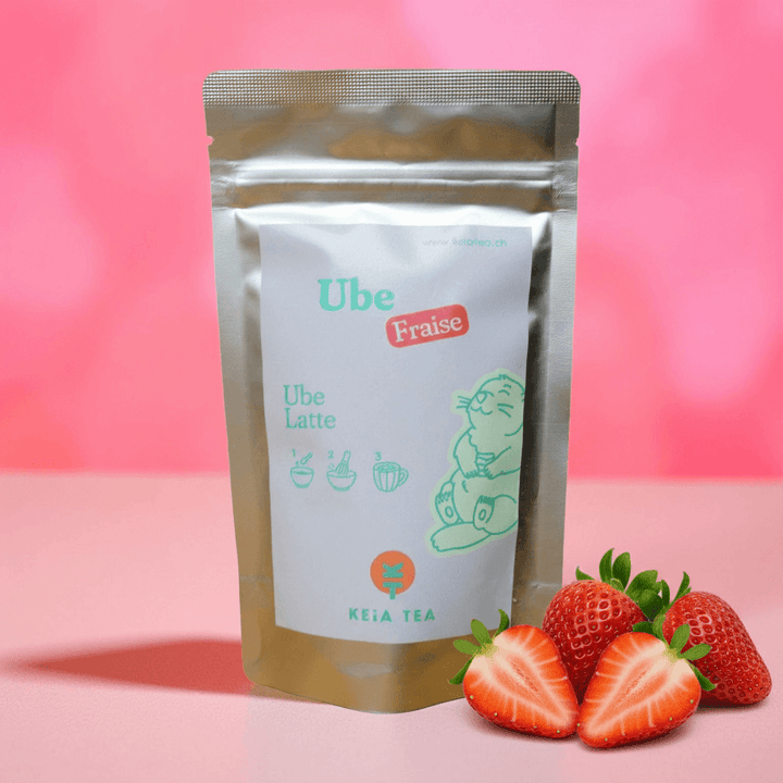 Poudre d'ube fraise Keia Tea pour latte rose-violet, crémeux et fruité.